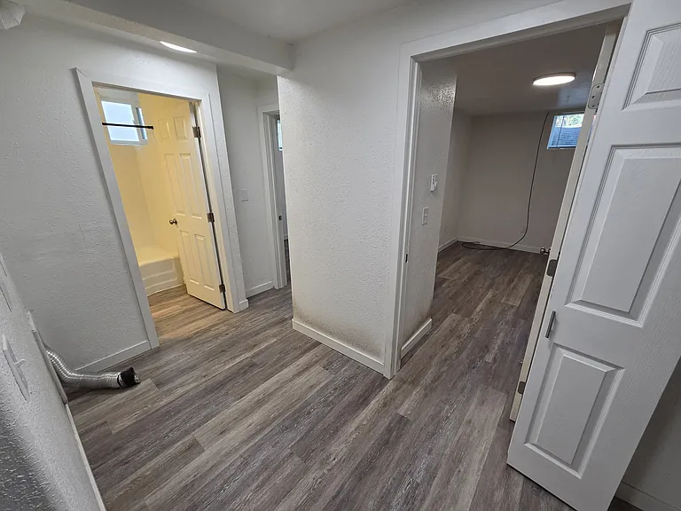 2 bed, 1.0 bath, 850 sqft, $900 — Photo 10