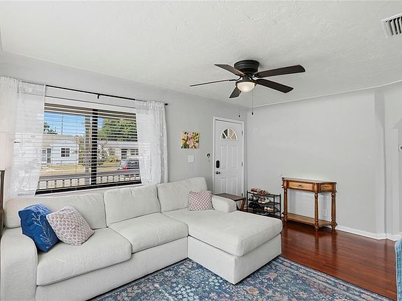 3rd image of 2850 15TH AVENUE N