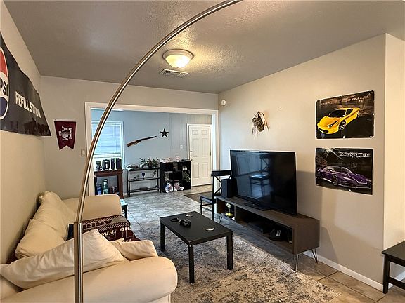5th image of 1213 S Ridgefield Cir