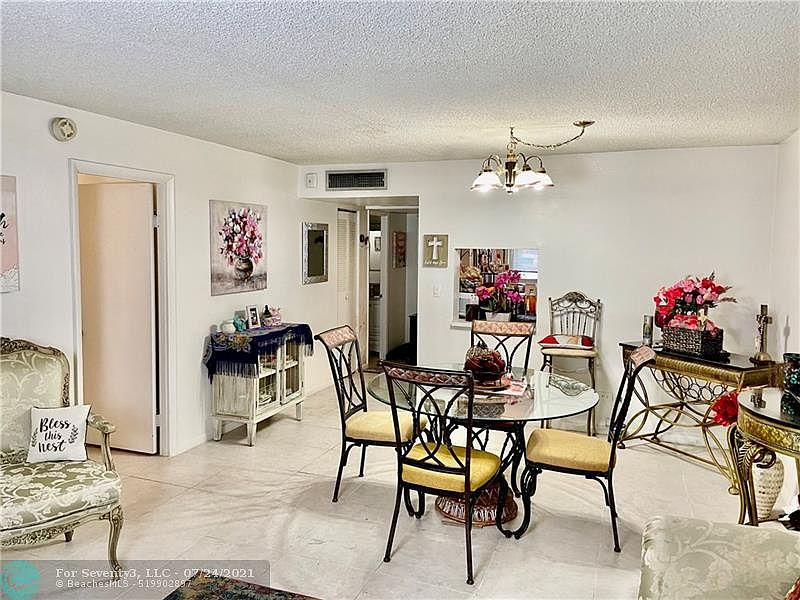 1st image of 445 NE 195th St APT 124