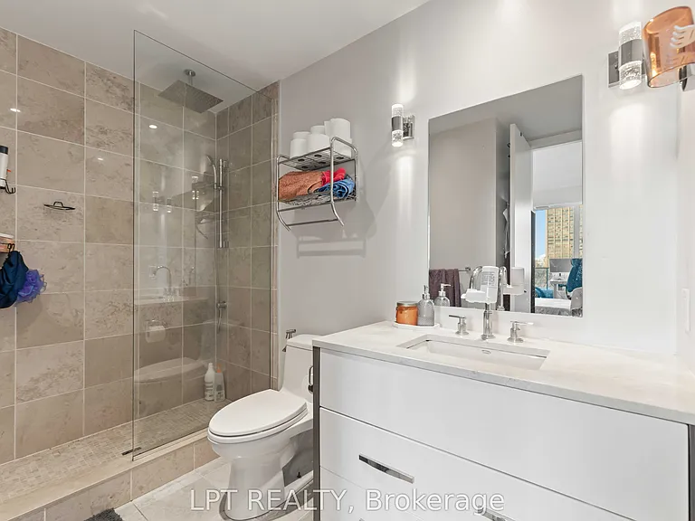 111 Champagne Ave S #307 — Photo 26