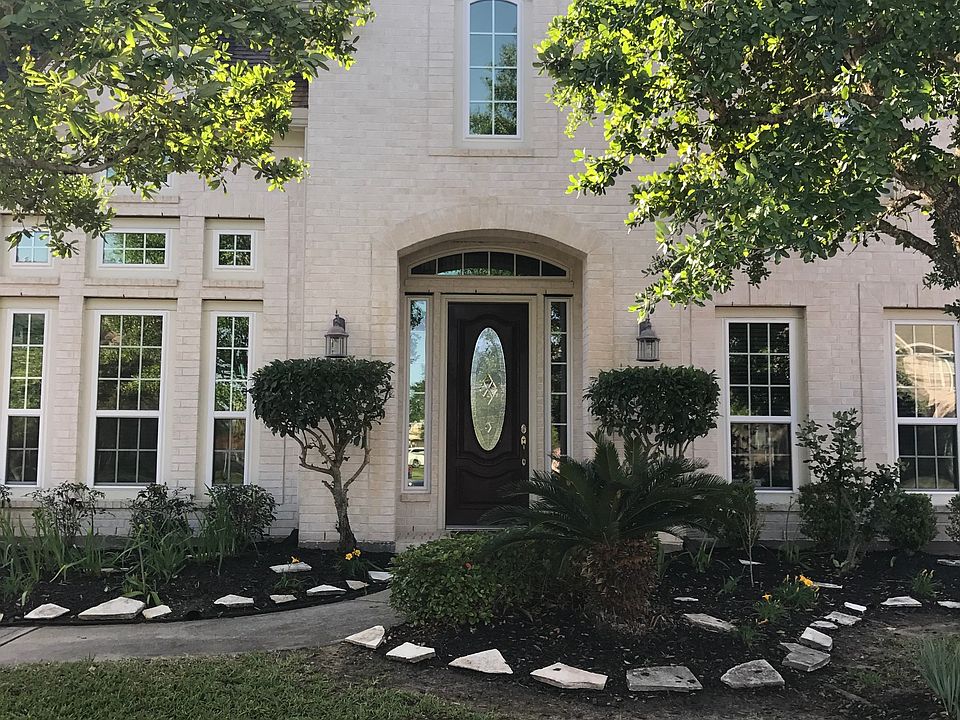 1st image of 1132 Shady Knoll Ln