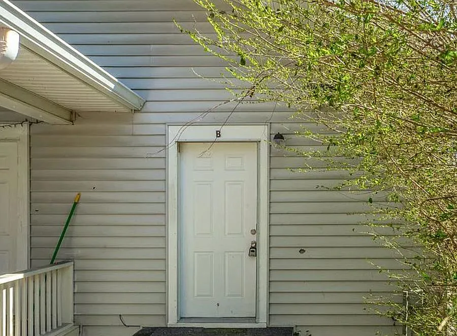 112 S Seminole Dr - Unit B — Photo 3