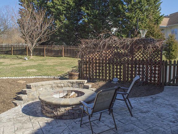 5th image of 1213 Cedar Orchard Dr E