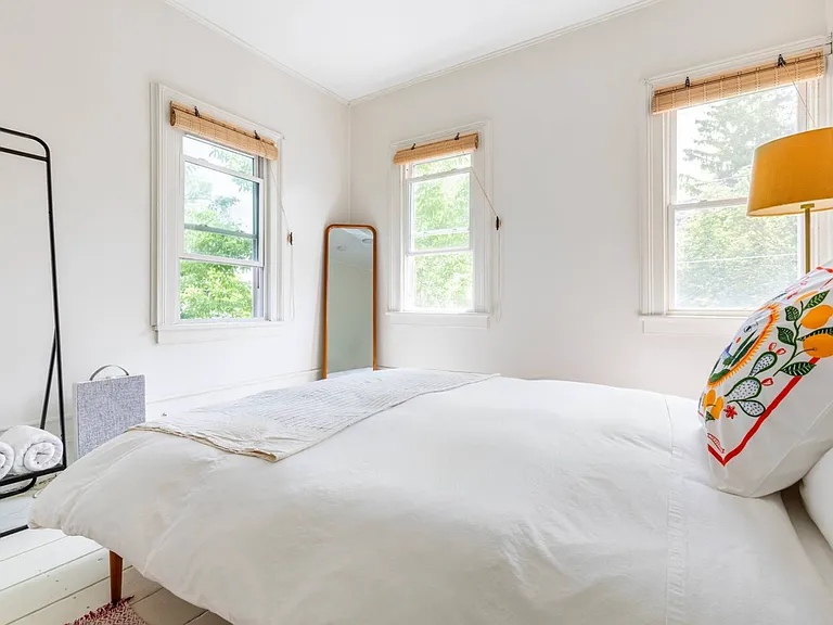 7 Feroe Ave — Photo 9