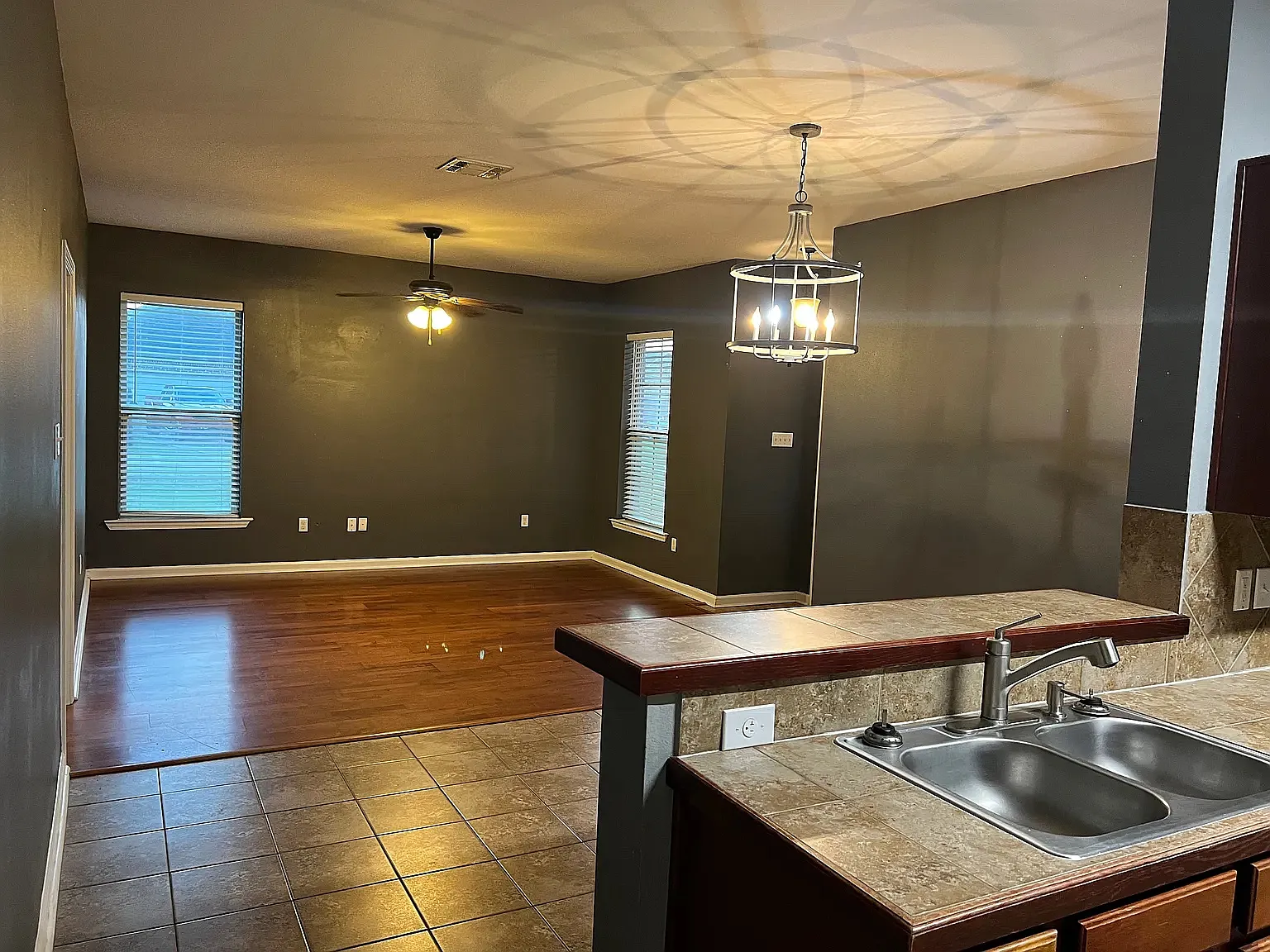 3 bed, 1600 sqft, $1,700 — Photo 3