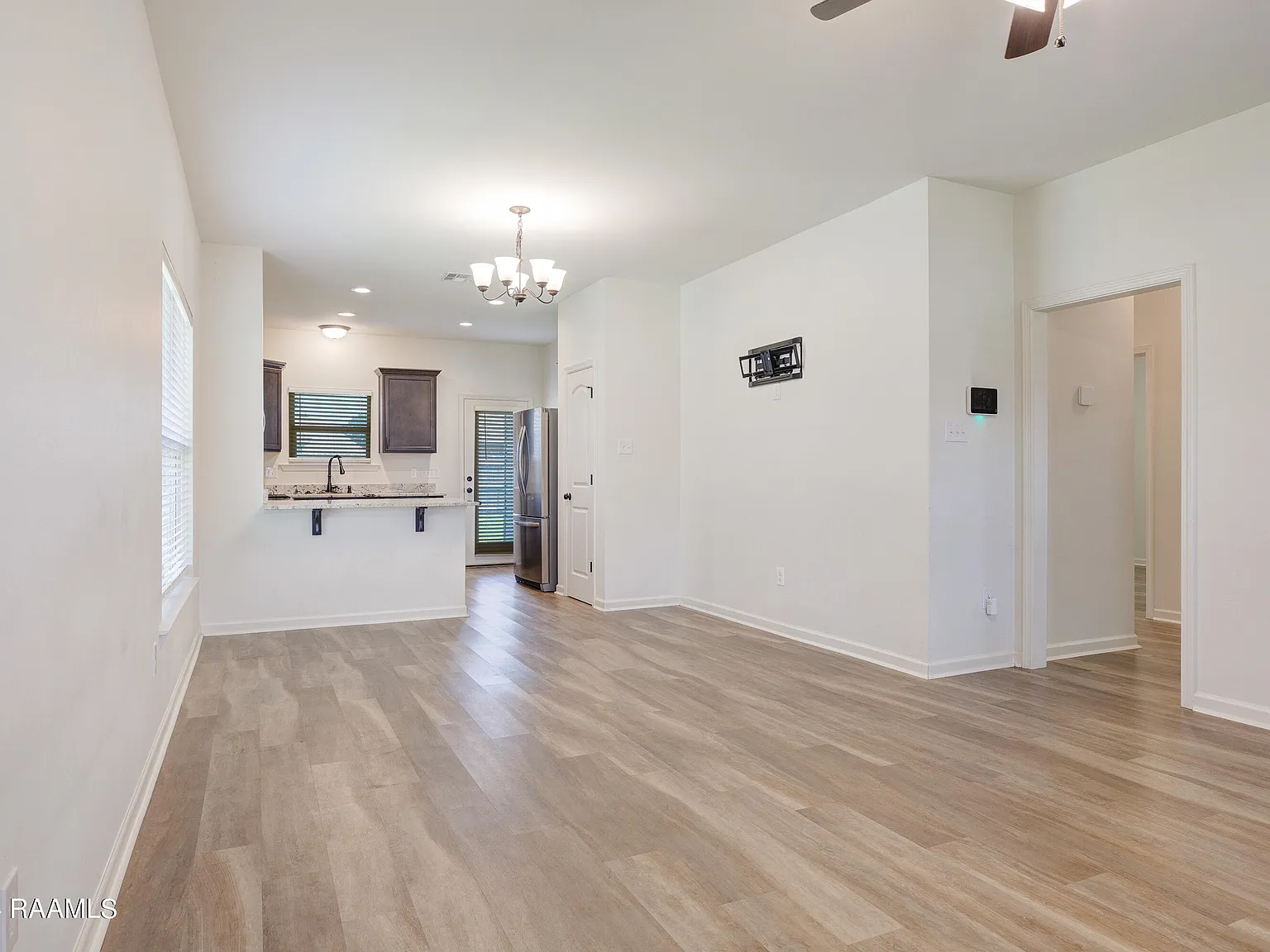 3 bed, 1356 sqft, $1,700 — Photo 3