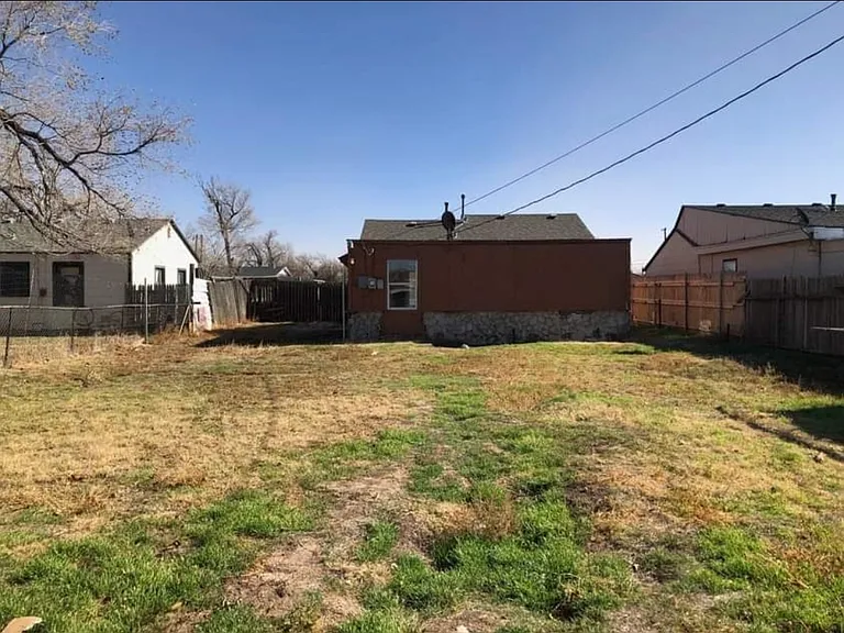 1405 N Seminole St — Photo 2