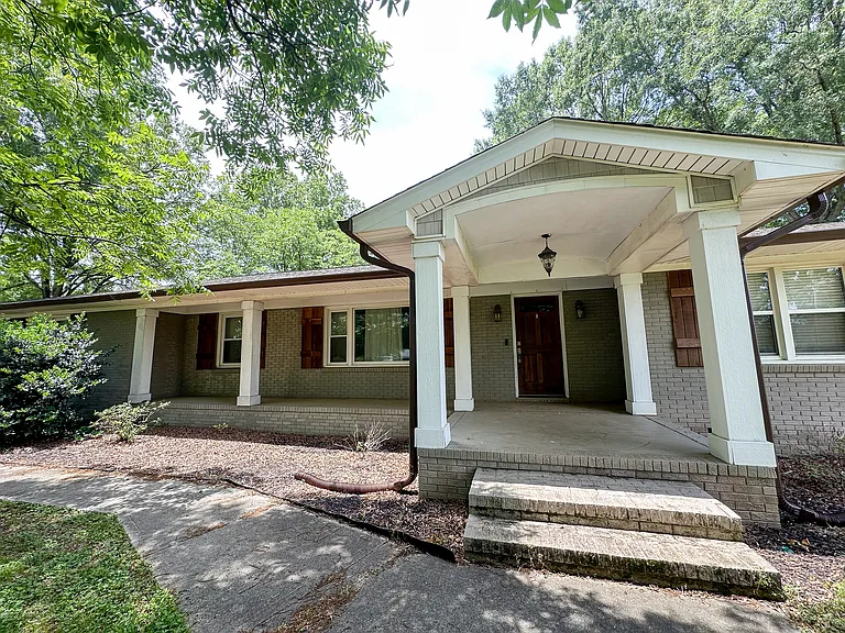 2801 Sandy Porter Rd — Photo 2