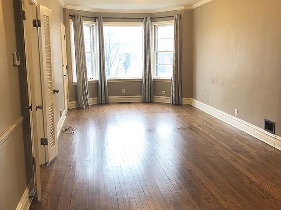 2nd image of 5755 W Giddings St