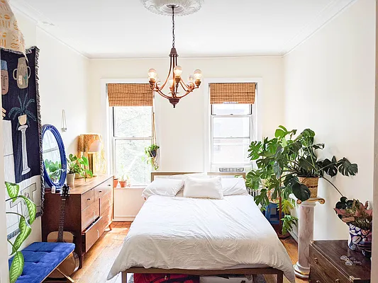 Rented by Ulas Real Estates Inc | media 27