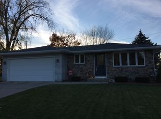 918 N 43rd St, Manitowoc, WI 54220