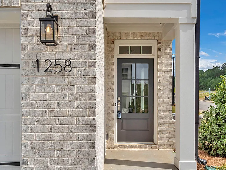 1258 Winterhaven Dr — Photo 33