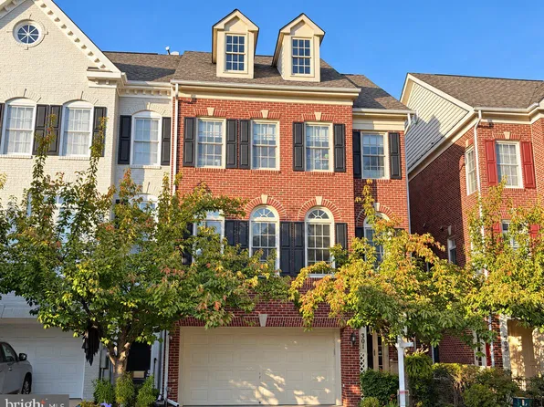 301 Oak Knoll Ter, Rockville, MD 20850