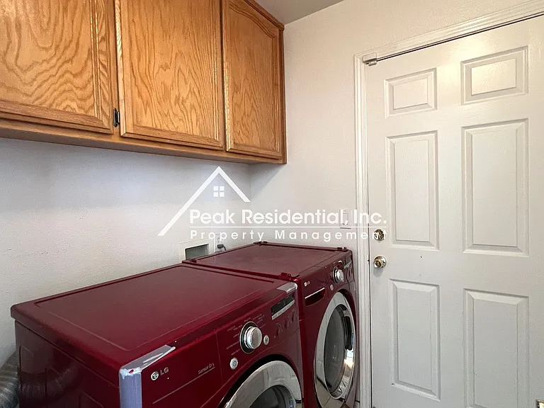 8274 Golden Park Ct — Photo 20