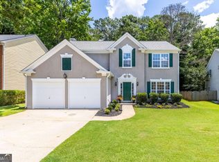 7000 Foxberry Ln, Roswell, GA 30075