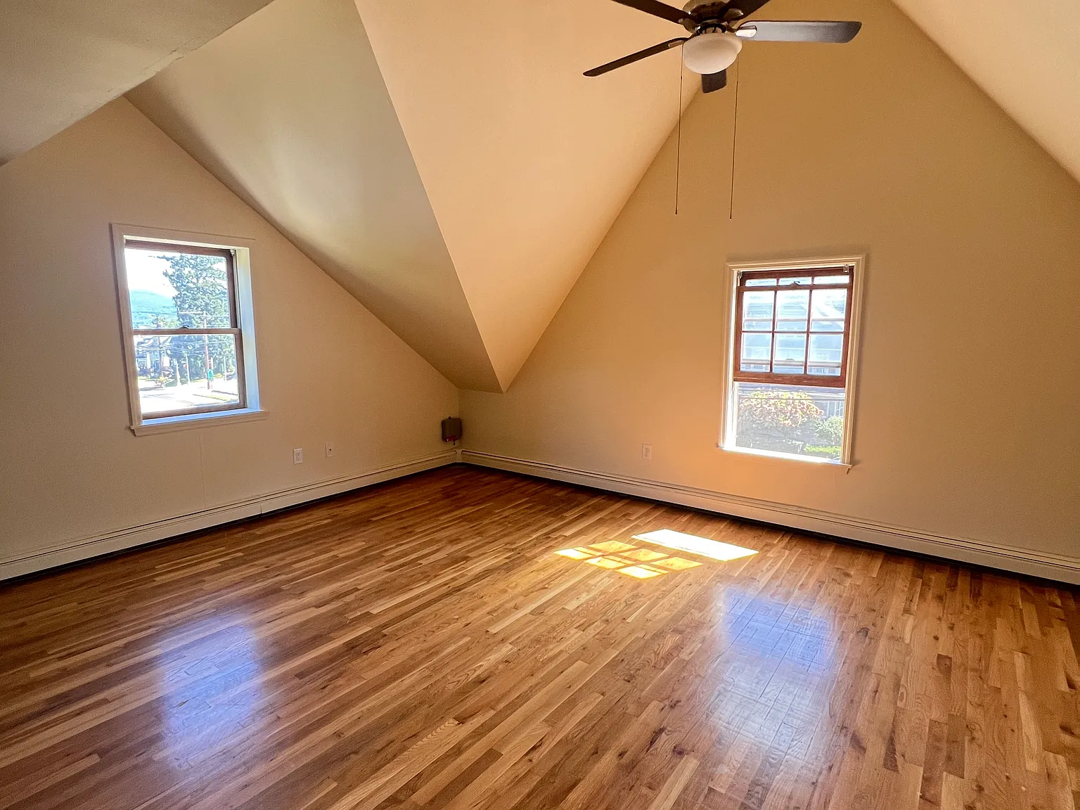1 bed, 1075 sqft, $1,895 — Photo 3
