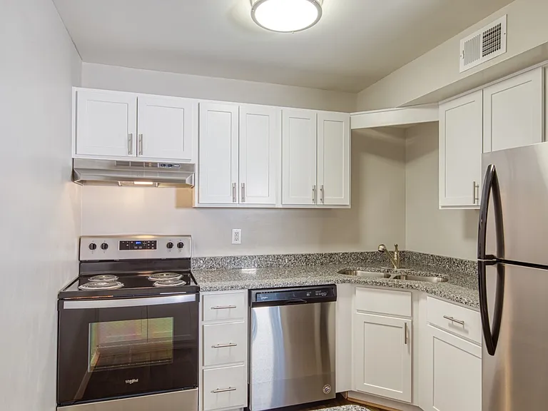 Aria Apartment Homes — Photo 16