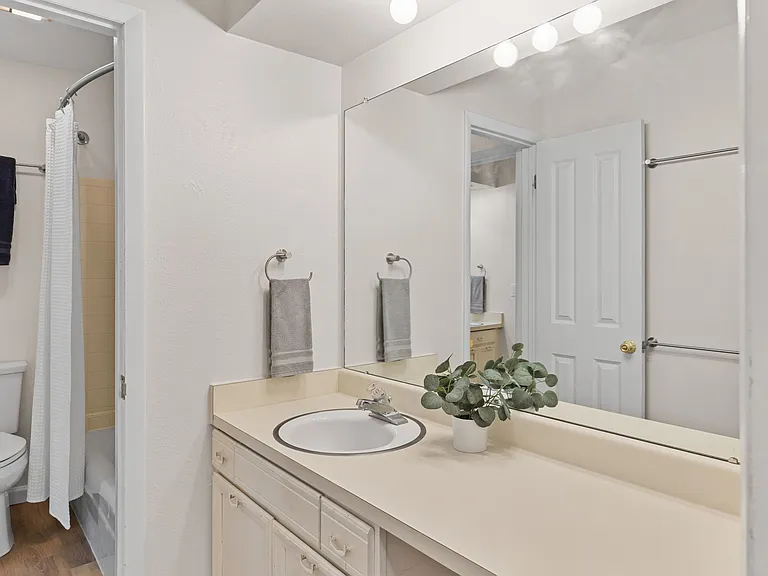 2666 Sherwood Cir — Photo 37