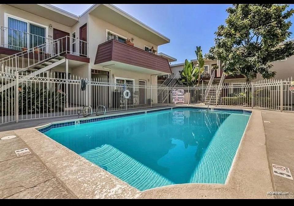 4747 Hamilton St — Photo 2