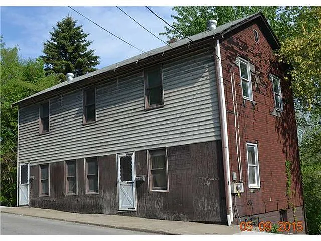 139 Main St photo 1