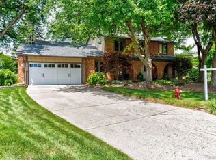 41764 Camden Ct, Northville, MI 48168