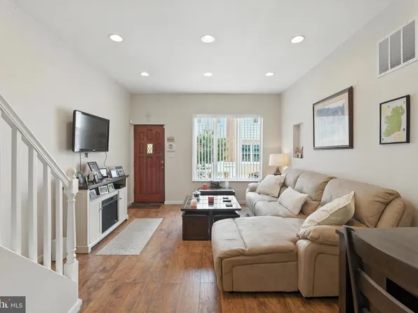 314 Gladstone St, Philadelphia, PA 19148