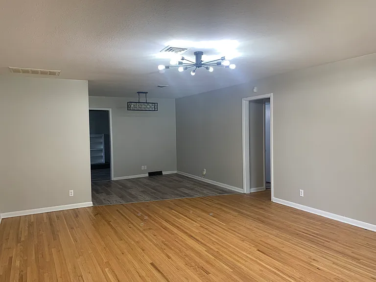 2020 W Columbine Ln — Photo 4