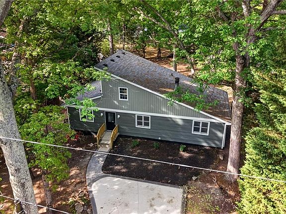 2nd image of 2913 Marthas Pl