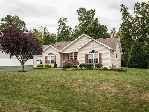 135 Woodside Dr, Waynesboro, VA 22980 | Zillow