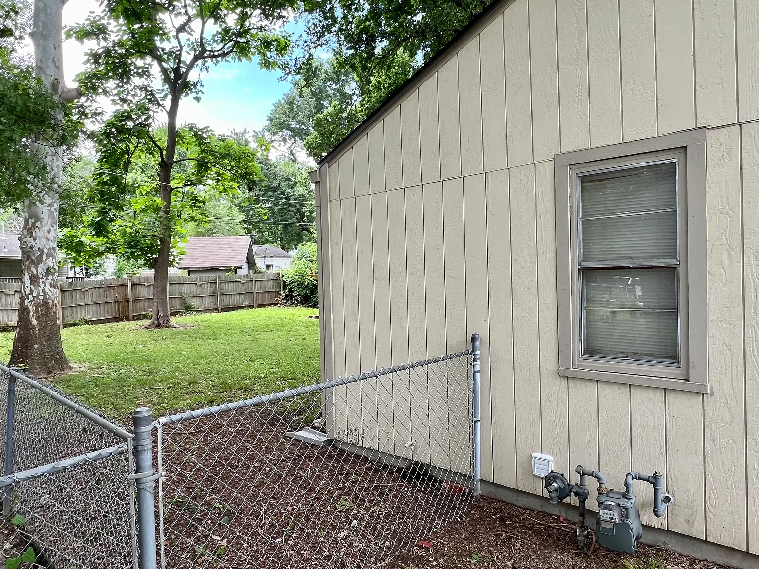 1039 S Waverly Rd — Photo 4