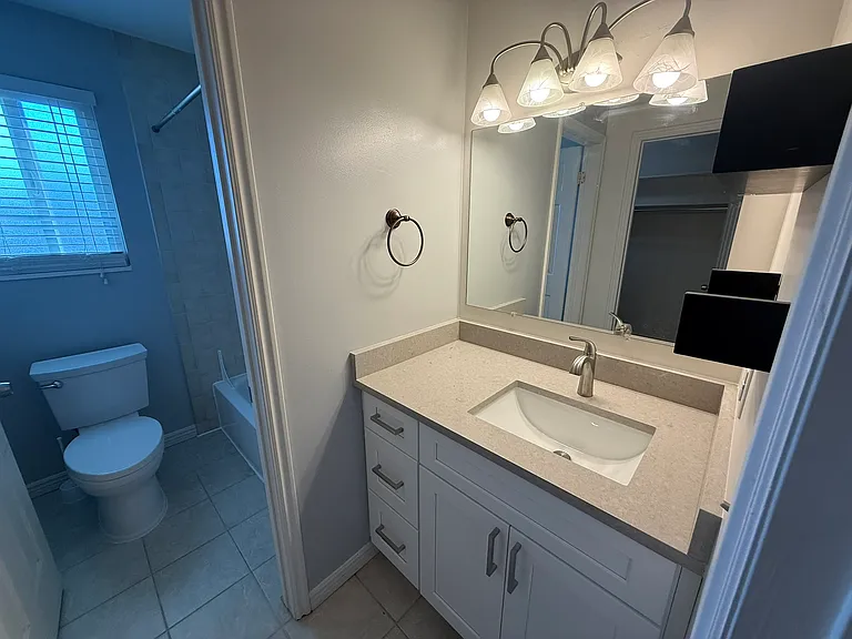 1242 E Freshman Cir — Photo 18
