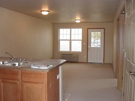 4th image of 2414 39th St APT 307