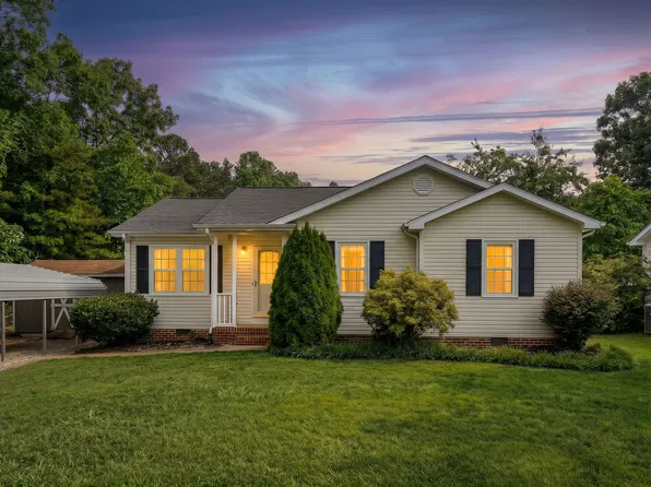 149 Canton Ln, Stuarts Draft, VA 24477
