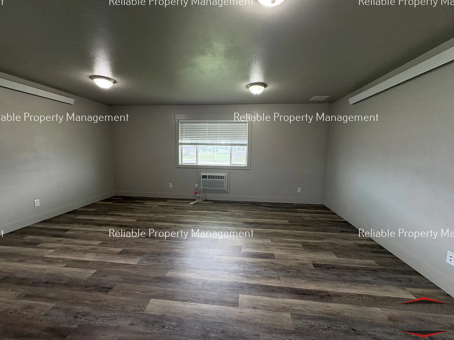 3 bed, 1050 sqft, $1,295 — Photo 4