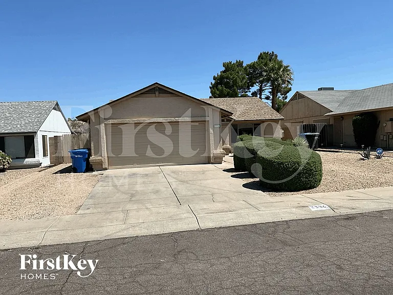 3336 W Quail Ave — Photo 1