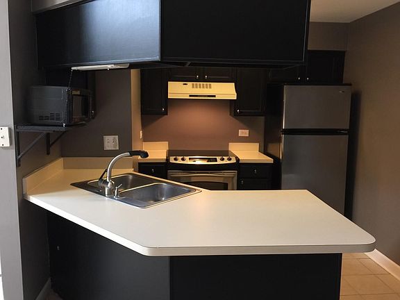 5th image of 1403 Wyndham Cir #205