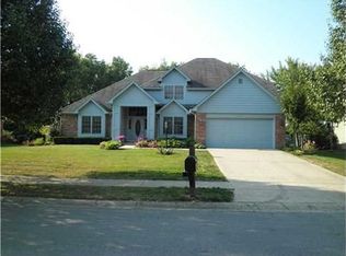 12045 Geist Cove Dr, Indianapolis, IN