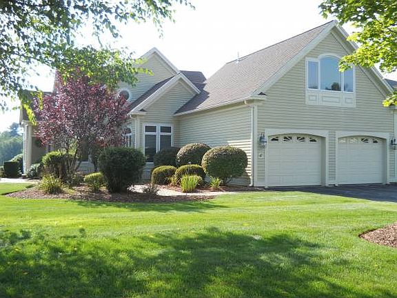 3rd image of 47 Hawkins Glen Dr
