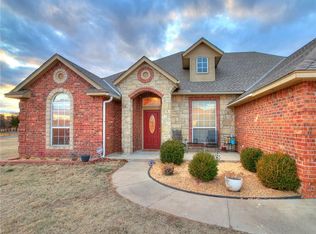 27 Sunset Hills Cir, Choctaw, OK 73020