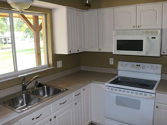 2nd image of 4715 Beacon Dr