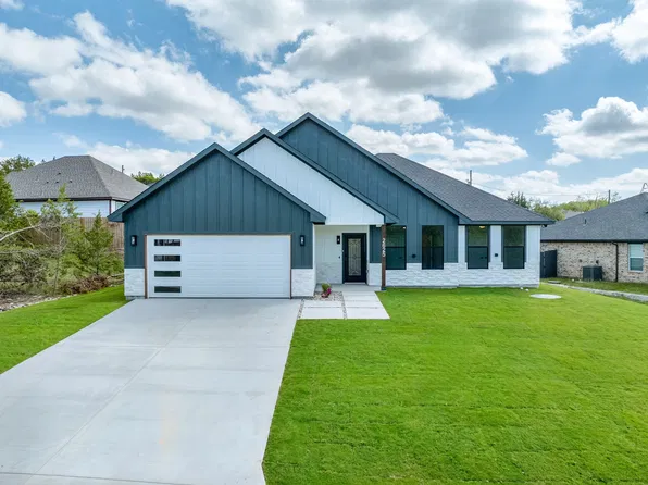 2625 White Rock Dr, Granbury, TX 76048