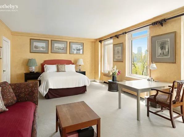 435 East 52nd Street image 11 of 17