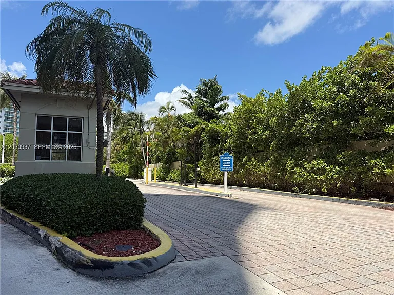 19380 Collins Ave #11 — Photo 25