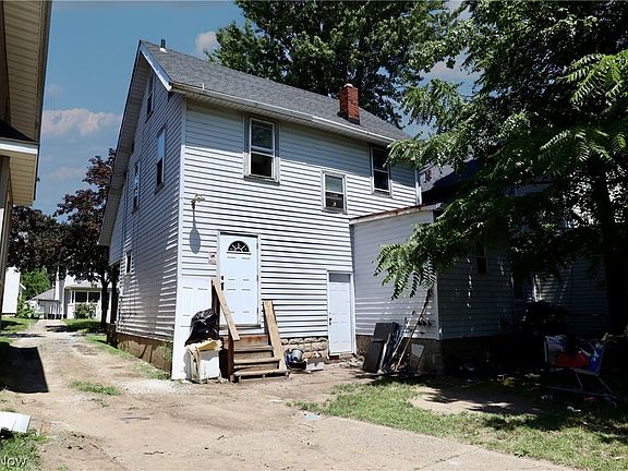 3rd image of 48 E Brookside Ave