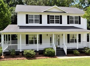 15 Whitaker Pl, Thomasville, NC 27360