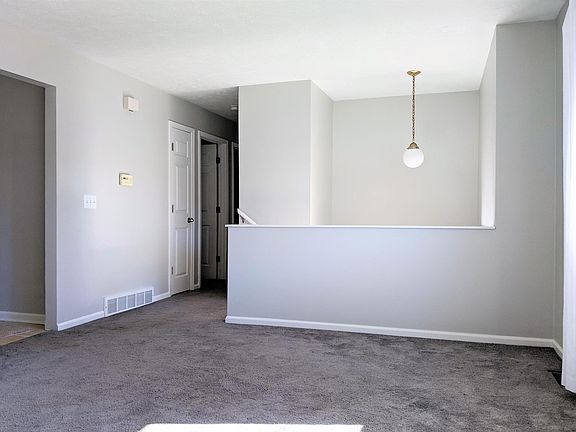 3rd image of 7512 Park View Blvd