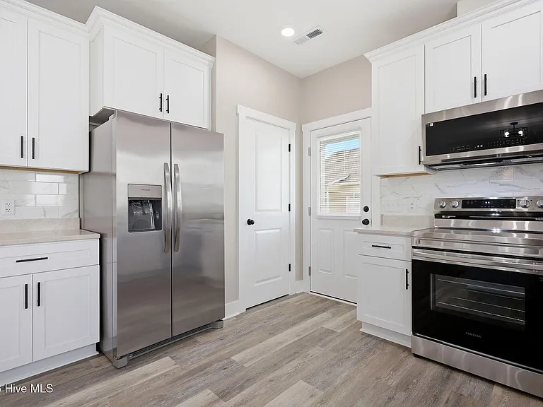 649 Abigail Taylor Dr #B — Photo 7