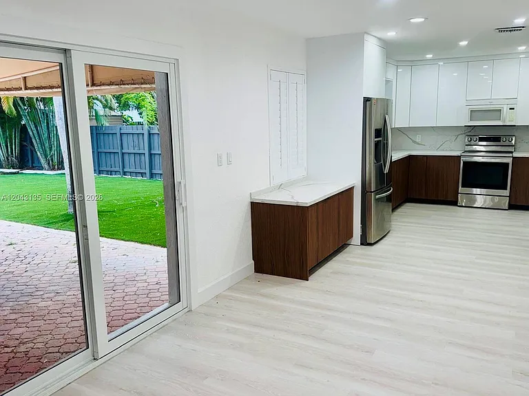 2271 SW 30th Ter — Photo 11