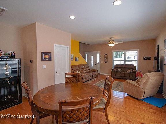 5th image of 219 Ashwood Ln